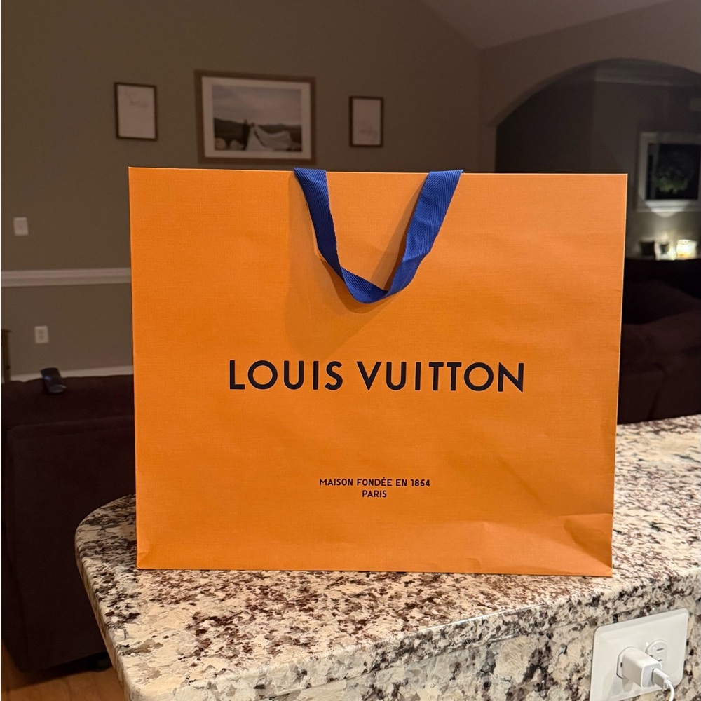 LARGE AUTHENTIC LOUIS VUITTON SHOPPING BAG